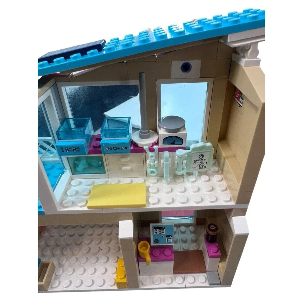 LEGO Friends: Heartlake City Vet Clinic (41446) – AS IS, Missing Pieces